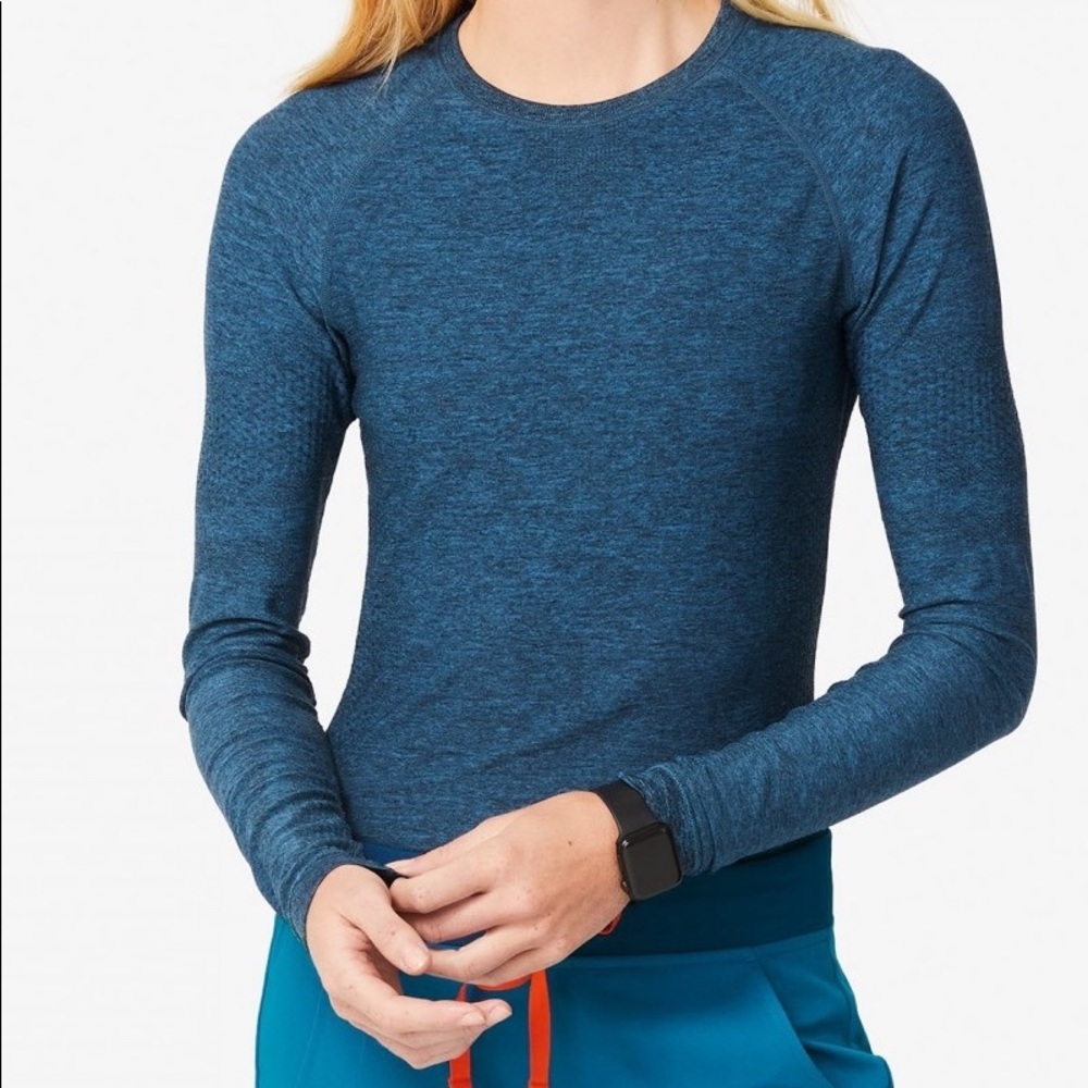 Figs Salta Under Scrub Long Sleeve shirt in rare Heathered Alps Blue / Navy 😍